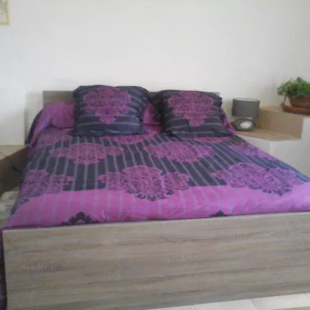 Room In Guest Room - Bed And Breakfast Under Traditional Vault 5Km From The Beach Pensjonat *