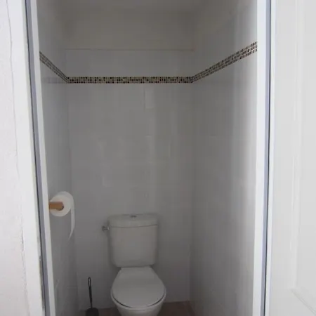 Room In Guest Room - Bed And Breakfast Under Traditional Vault 5Km From The Beach Vendégház